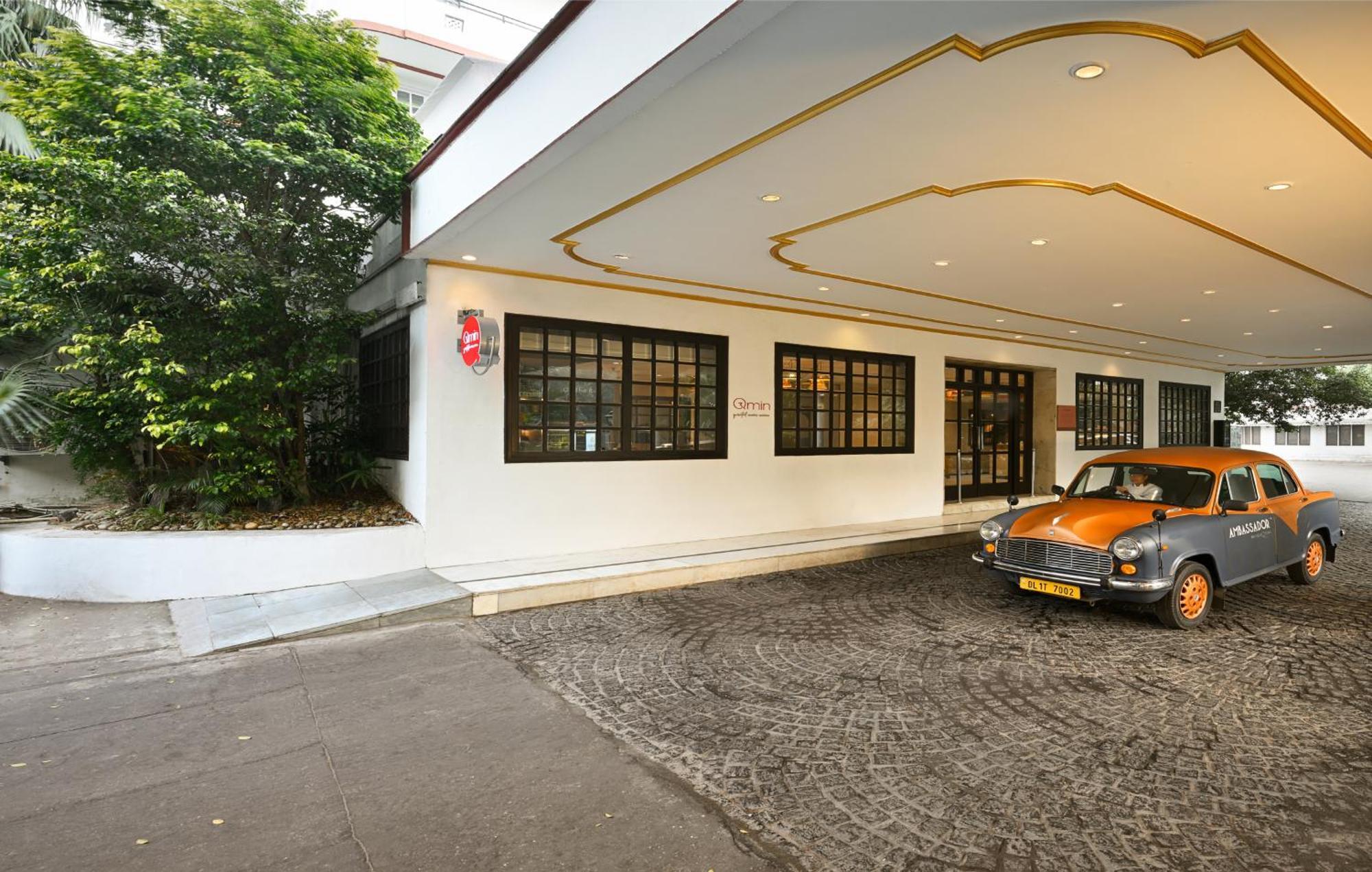 Ambassador, New Delhi - Ihcl Seleqtions Hotel Kültér fotó The entrance of the Swiss Embassy in Kuala Lumpur