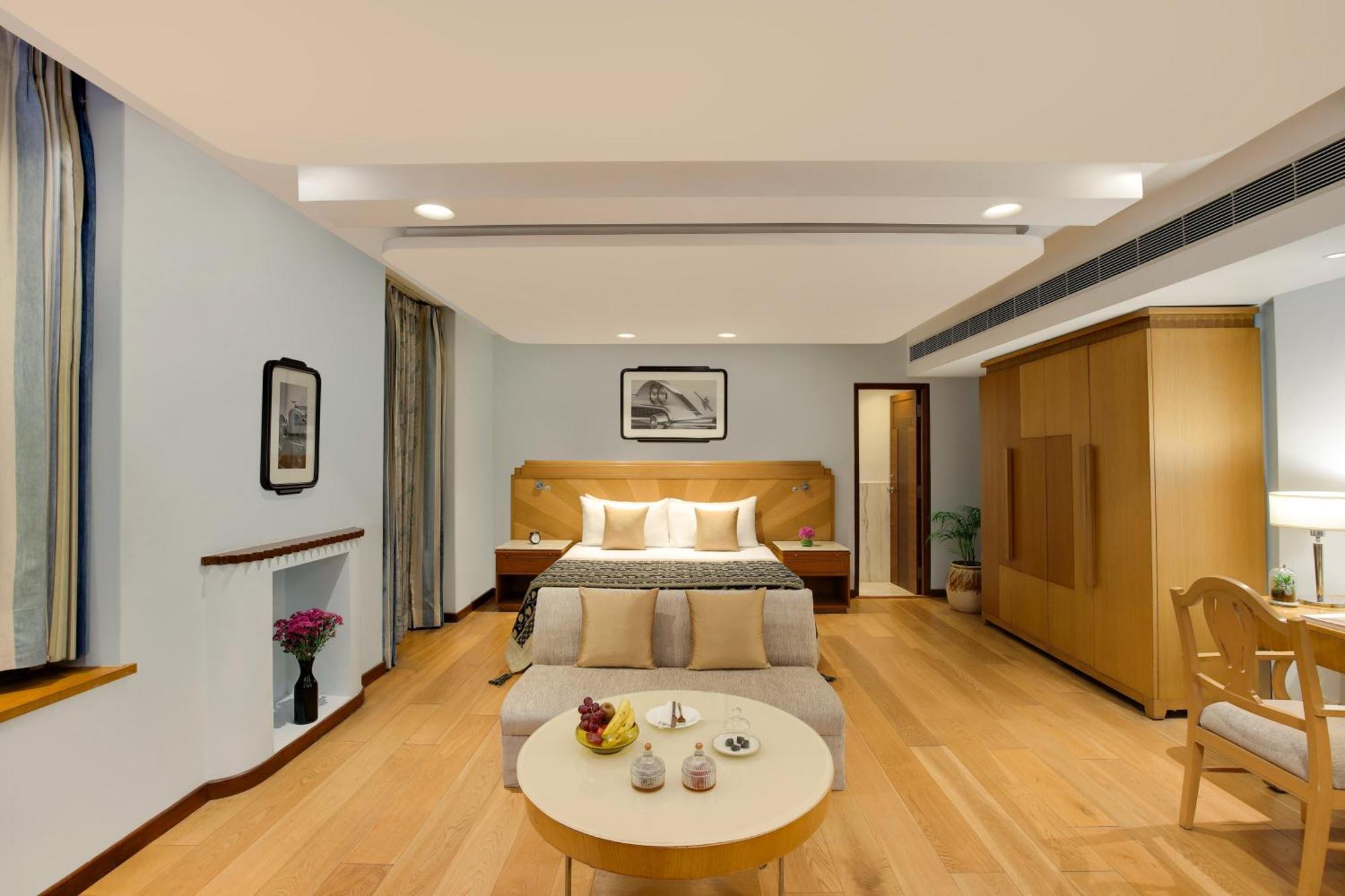 Ambassador, New Delhi - Ihcl Seleqtions Hotel Kültér fotó Suite room at the hotel