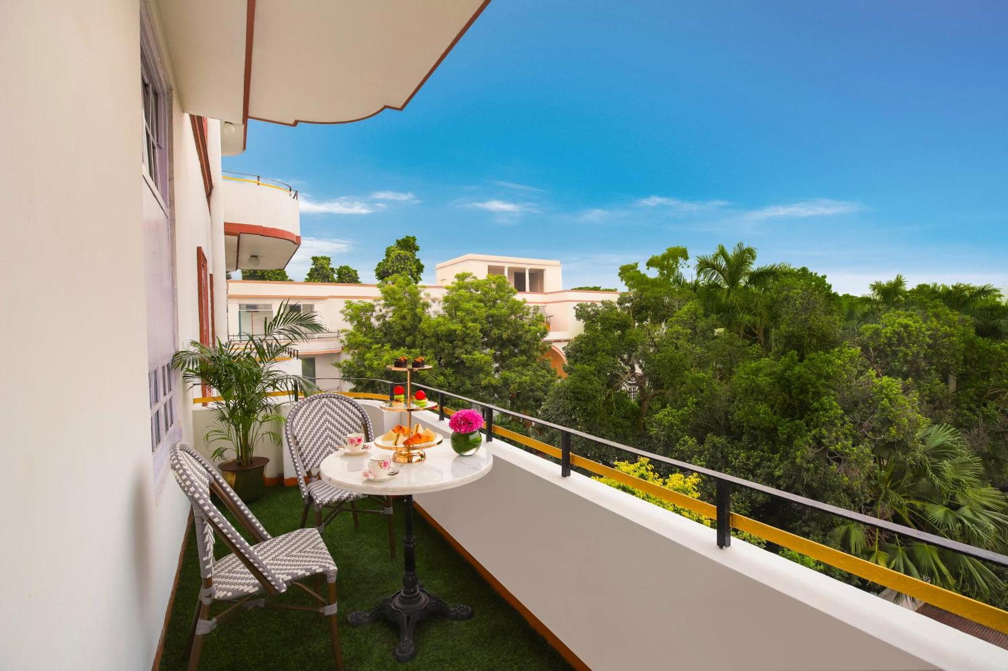 Ambassador, New Delhi - Ihcl Seleqtions Hotel Kültér fotó A balcony