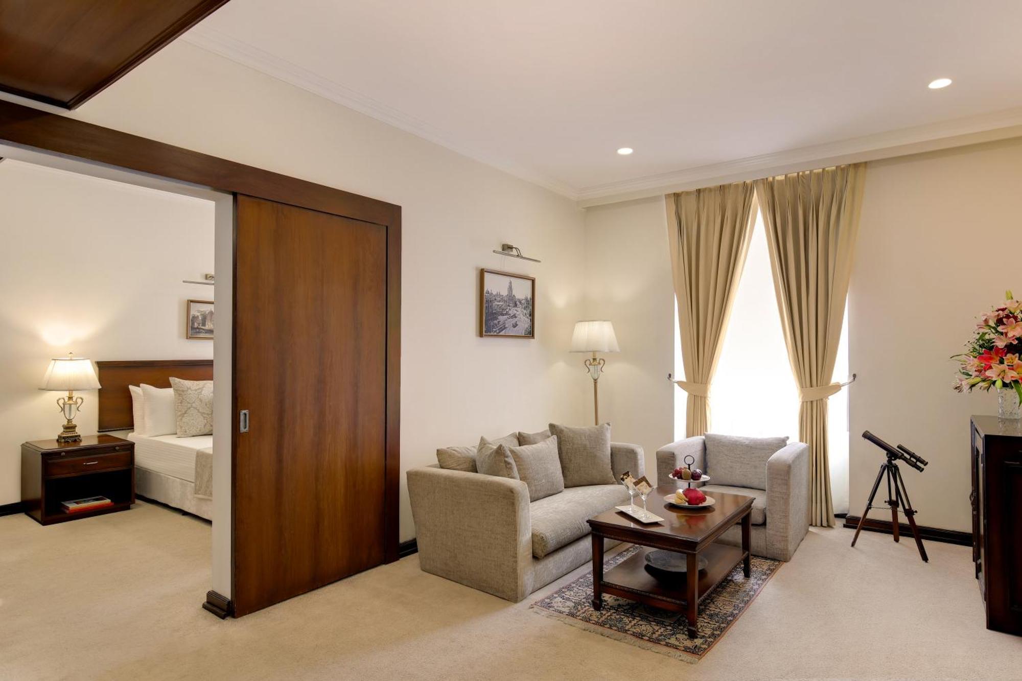 Ambassador, New Delhi - Ihcl Seleqtions Hotel Kültér fotó A suite at the Oberoi, Mumbai